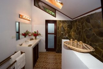 Murex Dive Resort - bathroom
