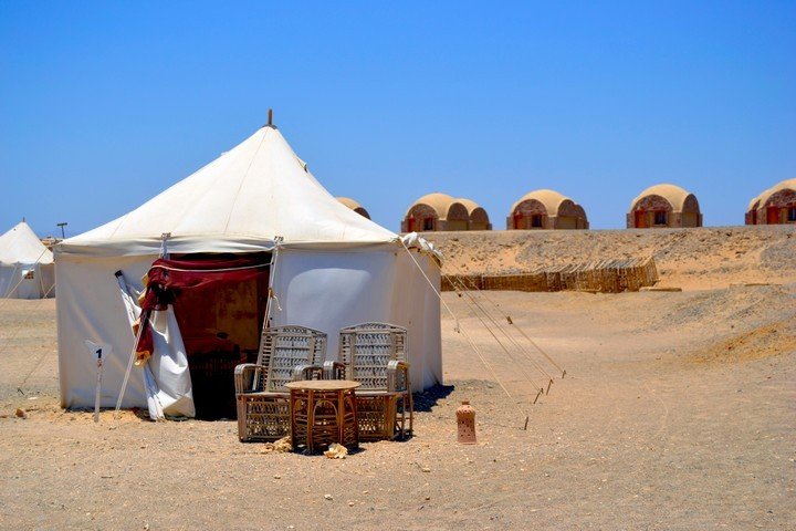 Marsa Nakari - Buitenkant Tent