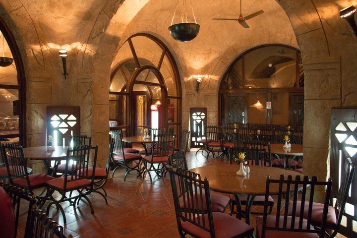 Marsa Nakari - Binnenkant restaurant
