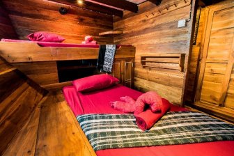 akomo isseki - dive and travel (11).jpg Akomo Isseki Live Aboard 2-persoons hut - Dive and Travel