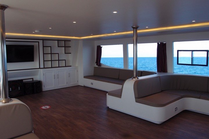 Lounge Big Blue Liveaboard