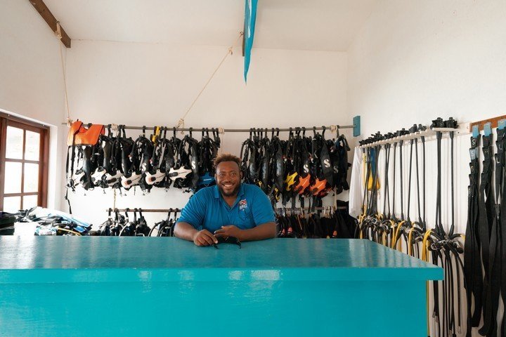 Captain Dons Habitat - diveshop