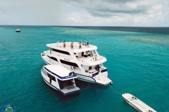 Dhinasha Liveaboard Malediven
