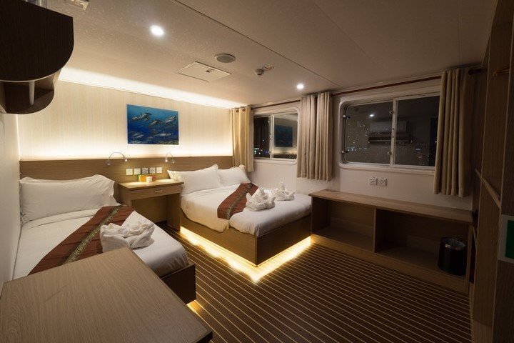 White Manta liveaboard- upper deck cabin