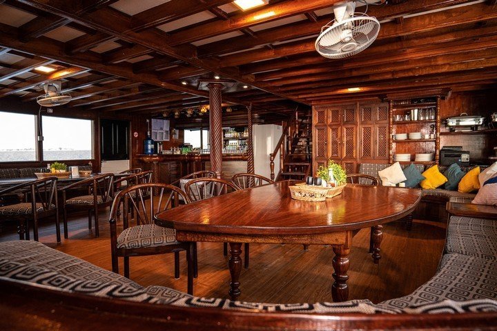Amba Liveaboard - Dive and Travel