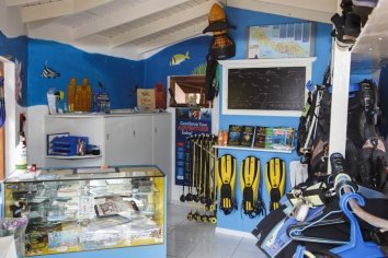 cur-curacaodivers shop Sun Reef Curacao - Dive and Travel