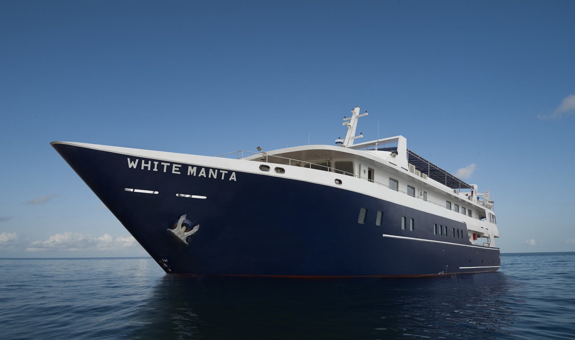 White Manta Liveaboard - Dive and Travel