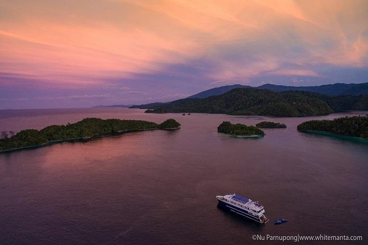 Blue Manta Liveaboard - raja ampat