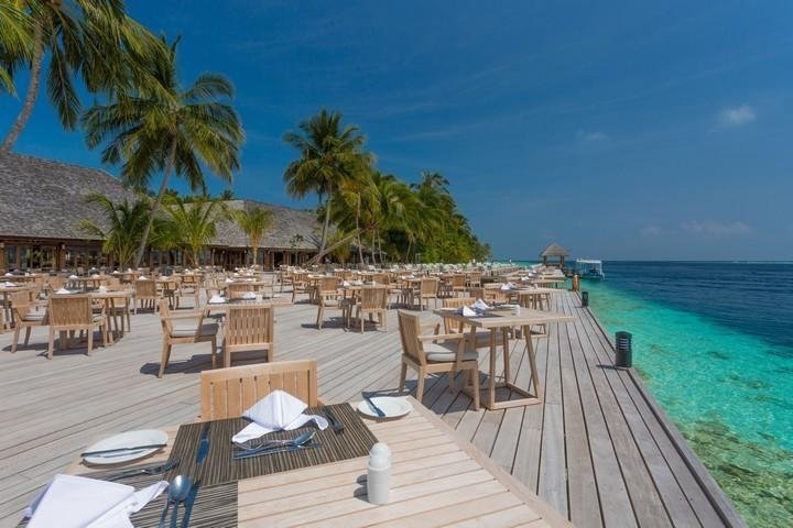 Vilamenhoo Funama restaurant terras aan zee