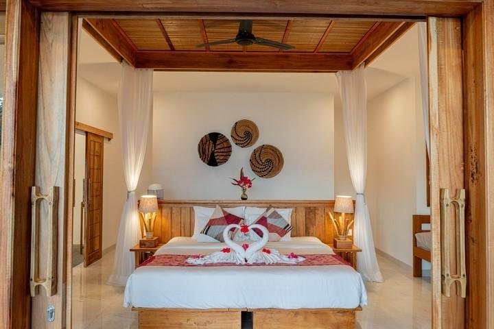 Premium Oceanfront Cottage